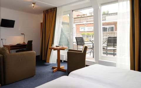 Standard Double or Twin Room, Balcony | In-room safe, blackout drapes, free WiFi, bed sheets