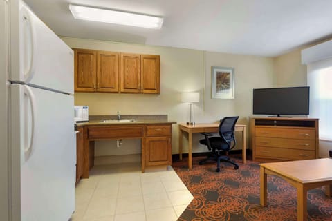 In-room safe, desk, laptop workspace, iron/ironing board