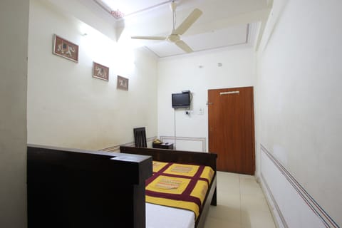 Standard Room (AC) | Premium bedding, desk, free WiFi, bed sheets