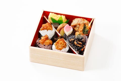 Daily to-go breakfast (JPY 1000 per person)