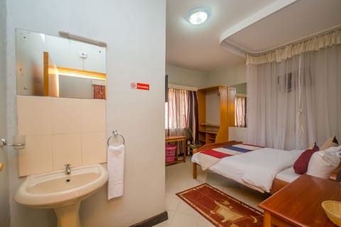 Executive Double Room | 4 bedrooms, desk, free WiFi