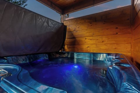 2 hot tubs are located on the back decks