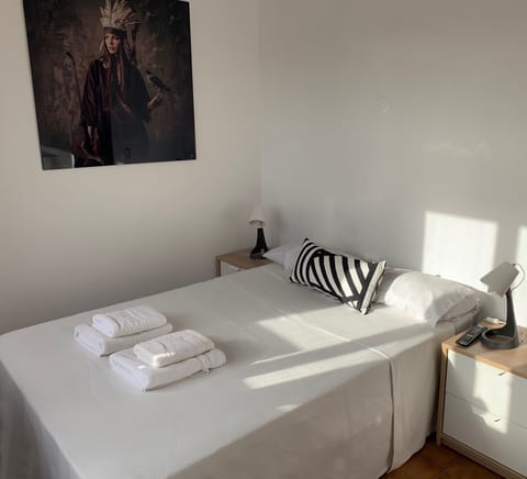 Double or Twin Room | Individually furnished, desk, soundproofing, free WiFi