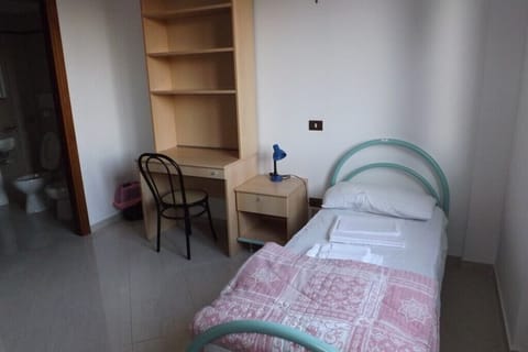 Single Room | Free WiFi, wheelchair access