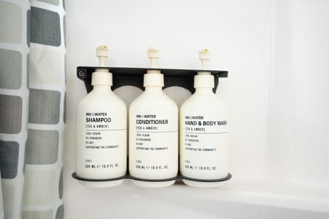 Single Room | Bathroom | Shower, free toiletries, hair dryer, soap