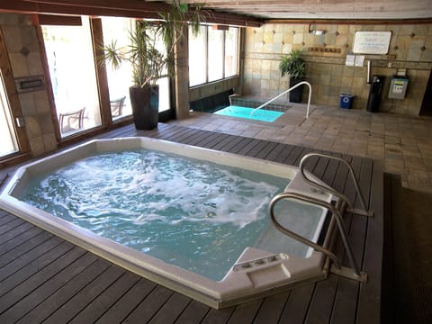 Indoor spa tub