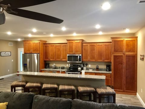Huge Kitchen w Bar Seats, Double Oven, Stove, Mic, 2 Dishwashers, & Refrigerator