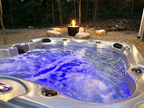 HotTub, Gas BBQ Grill, Outdoor Seating, Fire Pit. Horseshoe Pit, on 1/2 Acre Lot