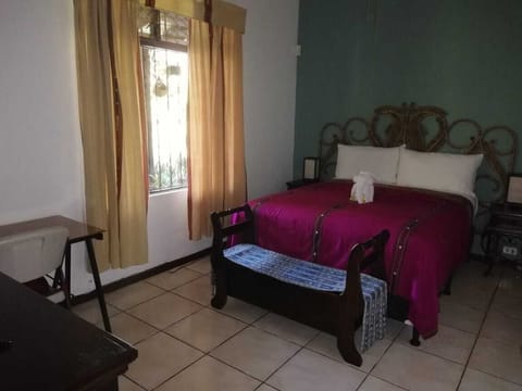 Single Room, 1 Queen Bed, Garden View | Free WiFi, bed sheets