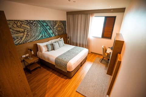 Standard Double Room, 1 King Bed | Premium bedding, in-room safe, desk, laptop workspace