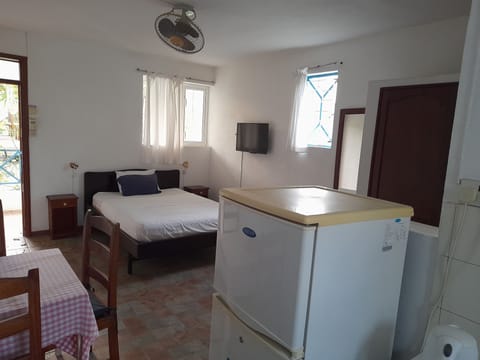 Economy Studio, Mixed Dorm | In-room safe, individually decorated, individually furnished, desk