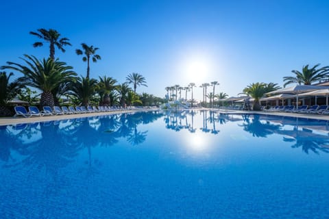 Outdoor pool, pool umbrellas