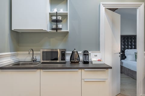 Apartment | Private kitchen | Espresso maker, coffee/tea maker, electric kettle