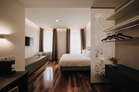 Deluxe Double Room | Premium bedding, minibar, in-room safe, desk