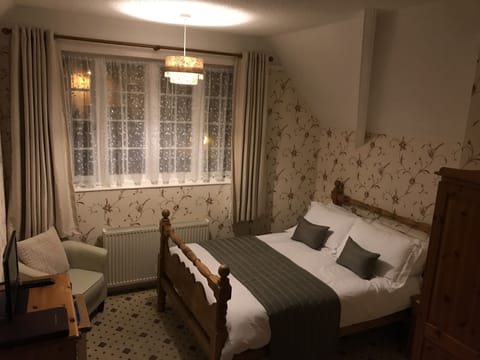 Double Room, Ensuite (River View) | Interior