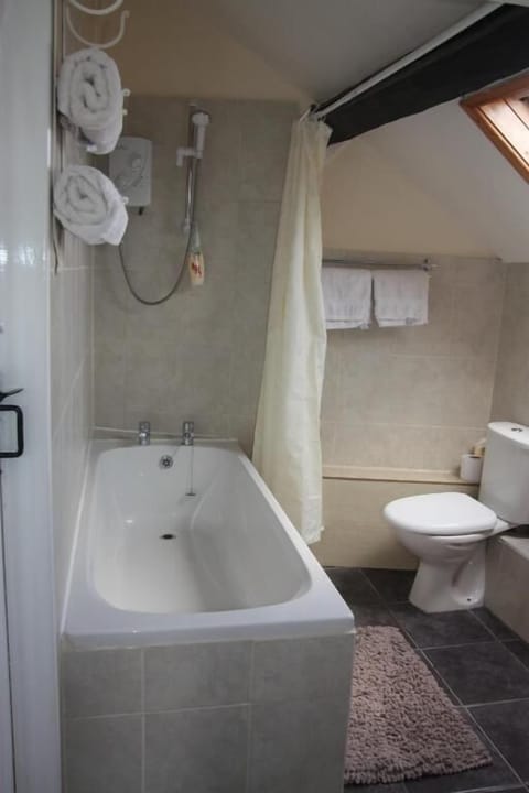 Suite, Ensuite (Two-Bedroom) | Bathroom