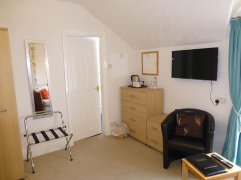 Double Room, Ensuite (Mountain View 1) | WiFi