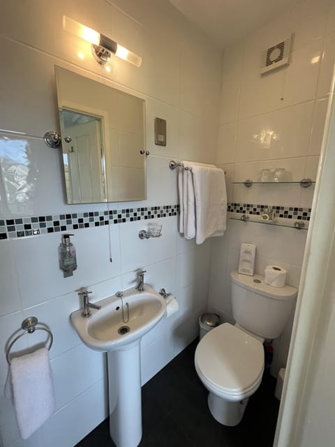 Superior Double Room, Ensuite, Mountain View | WiFi