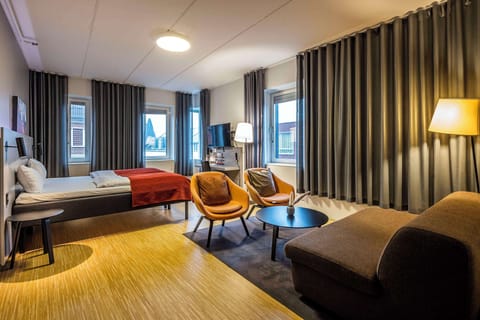 Superior Twin Room (Plus) | In-room safe, blackout drapes, iron/ironing board, bed sheets