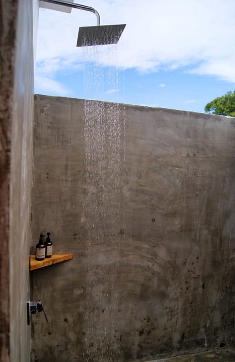 Classic Room, Garden View | Bathroom shower