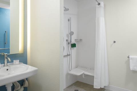 Suite, 1 Bedroom (Mobility Accessible, Roll-In Shower) | Accessible bathroom