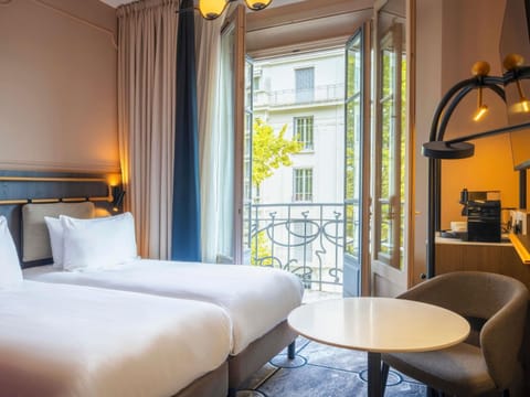 Superior Room, 2 Twin Beds | Minibar, in-room safe, desk, laptop workspace