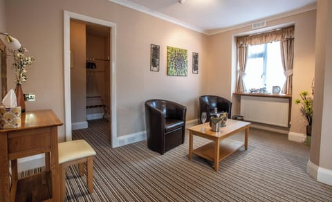 Premier Double Room (Room 9) | Iron/ironing board, free WiFi