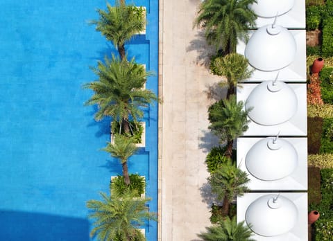 Outdoor pool, pool umbrellas