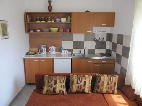 Apartment, 2 Bedrooms, Sea View (2) | Private kitchenette | Fridge, stovetop, coffee/tea maker, electric kettle