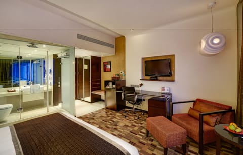 Premium Room, 1 Double Bed | Premium bedding, memory foam beds, minibar, in-room safe