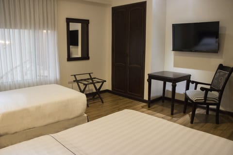 1 bedroom, premium bedding, pillowtop beds, minibar