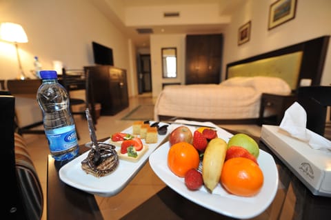 Standard Single Room, 1 Double Bed | Room service - dining