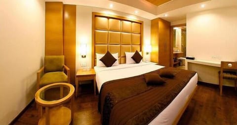 Executive Room, Multiple Beds | Minibar, desk, soundproofing, iron/ironing board