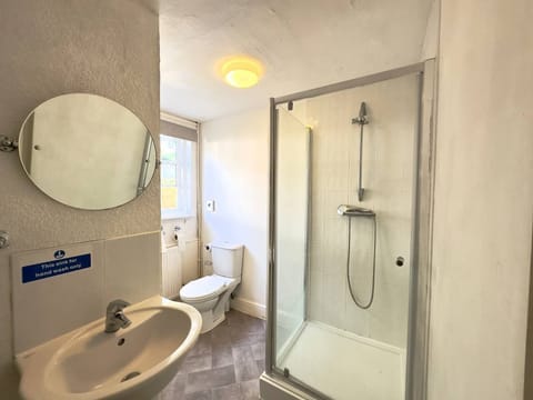 Standard Twin Room, Ensuite | Bathroom