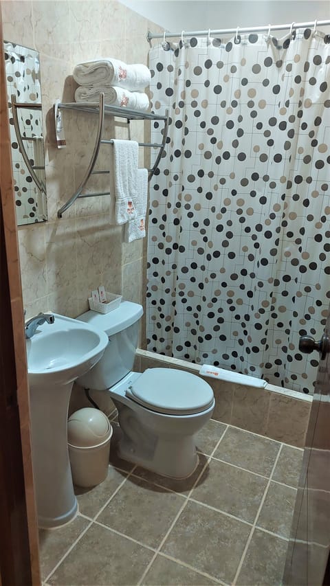 Standard Single Room | Bathroom | Shower, free toiletries, hair dryer, towels