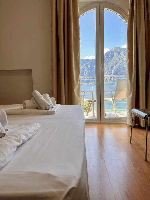 Triple Room | In-room safe, desk, cribs/infant beds, free WiFi