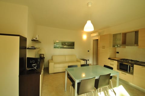 living room/kitchnette