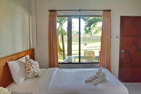 Standard Bungalow | Blackout drapes, free WiFi, bed sheets