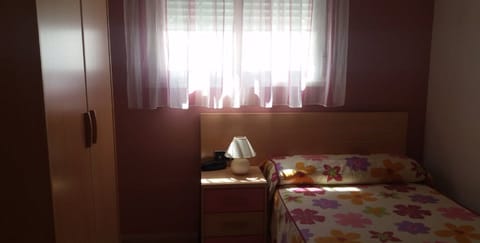 Single Room | Free WiFi, bed sheets