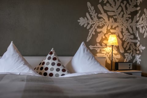 Superior Double Room, Balcony | In-room safe, individually decorated, individually furnished, desk