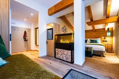 Classic Double Room | Minibar, in-room safe, individually furnished, free WiFi