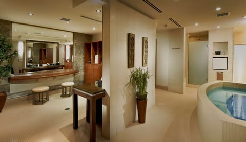 Couples treatment rooms, steam room, body treatments, hydrotherapy