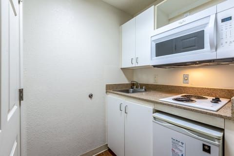 Fridge, microwave, stovetop