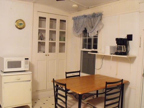 Suite, 2 Bedrooms | Private kitchen | Fridge, microwave