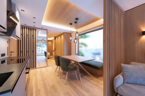 Deluxe Studio, Non Smoking, Fireplace | In-room dining