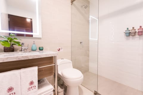 Superior Triple Room, Multiple Beds, Private Bathroom | Bathroom | Shower, rainfall showerhead, free toiletries, hair dryer