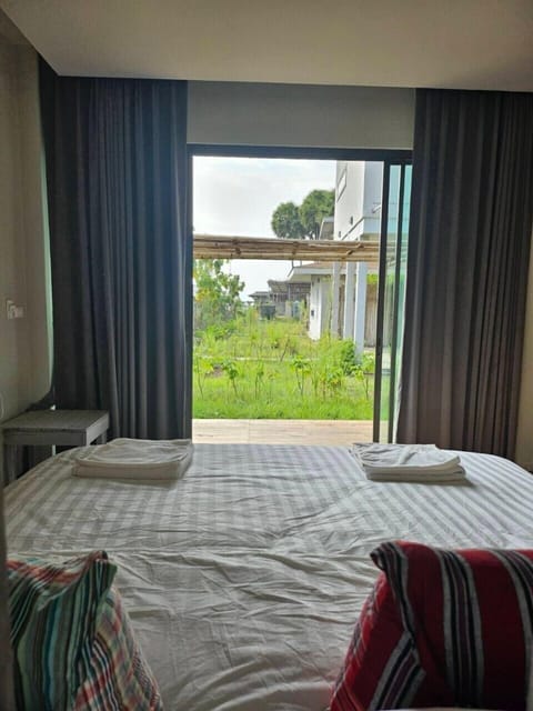 Junior Studio | Garden view