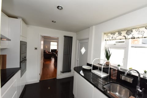 Honeysuckle House | Private kitchen | Fridge, microwave, oven, stovetop