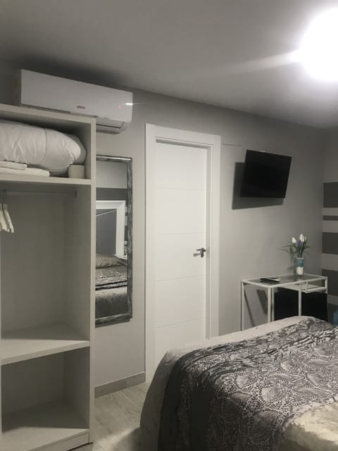 Studio, Private Bathroom | Free WiFi, bed sheets