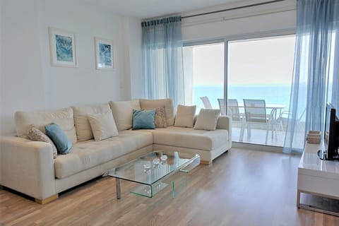 Luxury Apartment, 2 Bedrooms, Sea View (Horizon) | Living room | Flat-screen TV, toys